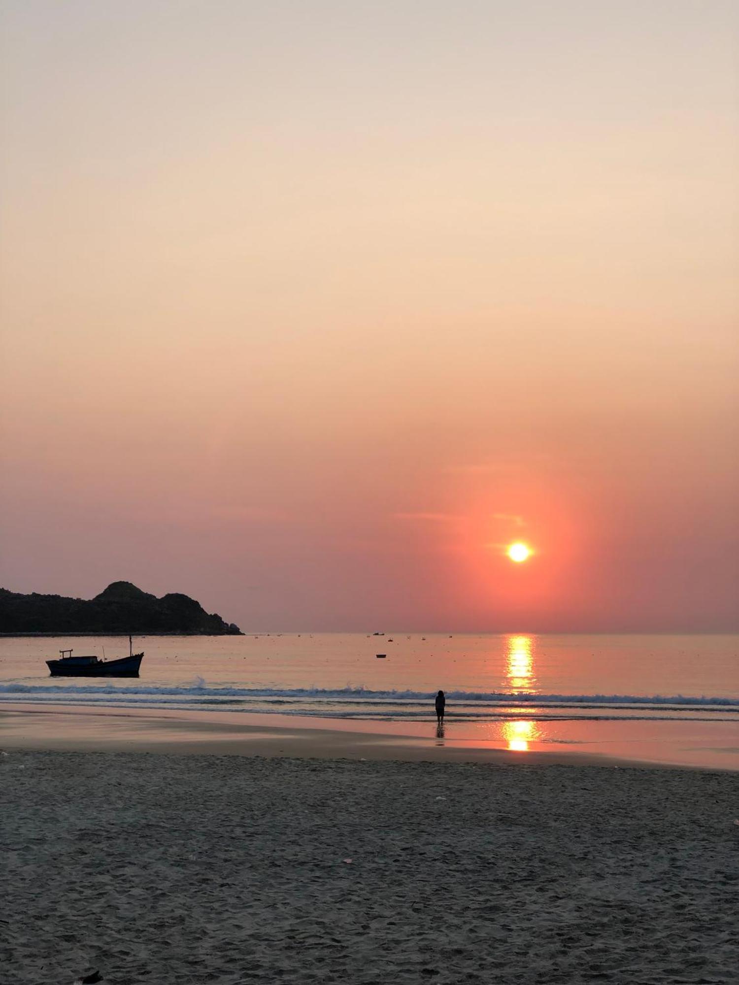 Robinson Beach Bungalow Vinh Hoa Exterior photo