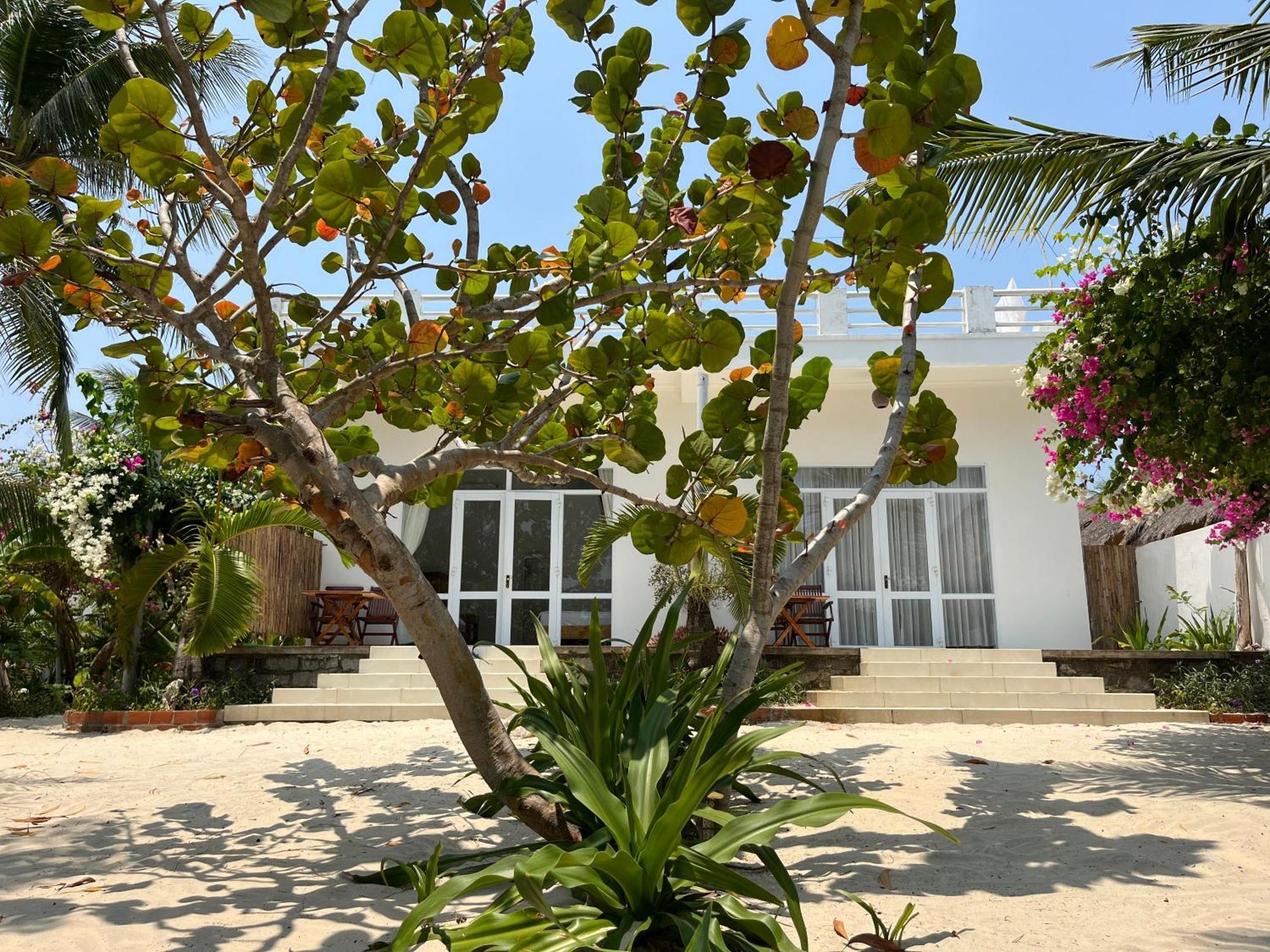 Robinson Beach Bungalow Vinh Hoa Exterior photo