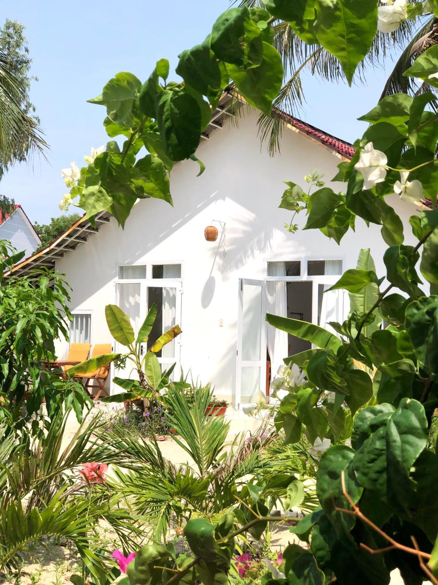Robinson Beach Bungalow Vinh Hoa Exterior photo