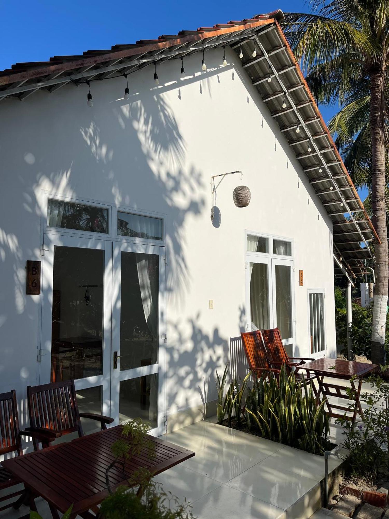 Robinson Beach Bungalow Vinh Hoa Exterior photo